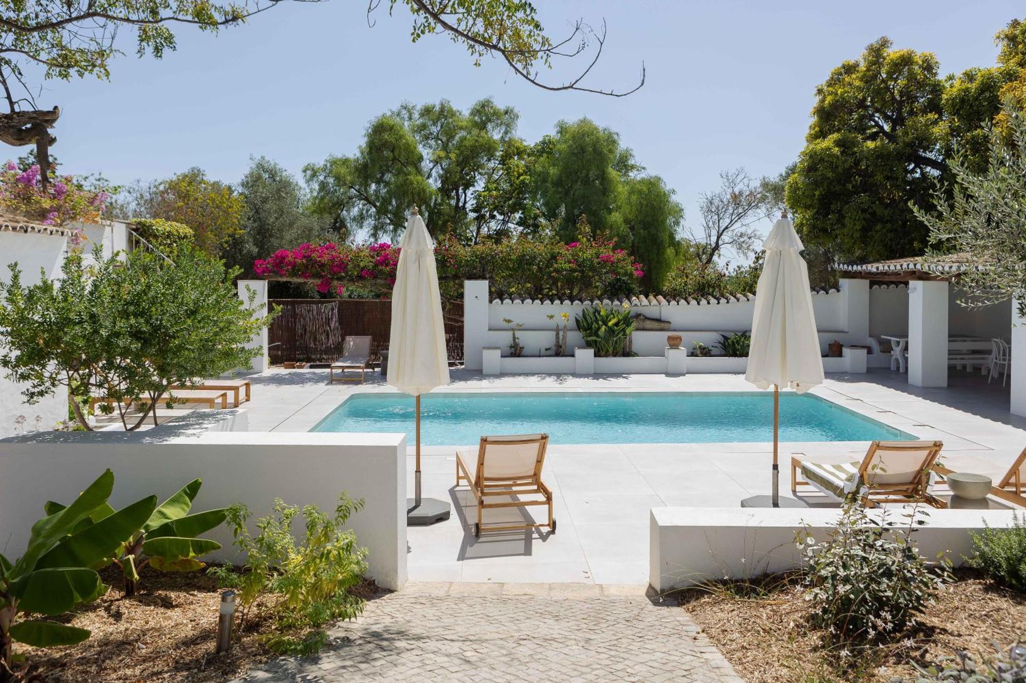 Amago Guest house *